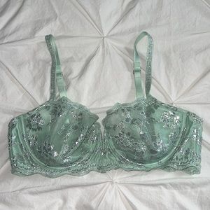 Victoria Secret unlined bra